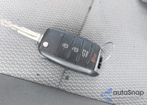 2017 Kia Forte Lx z USA, uszkodzony, nr VIN 3KPFK4A75HE034896